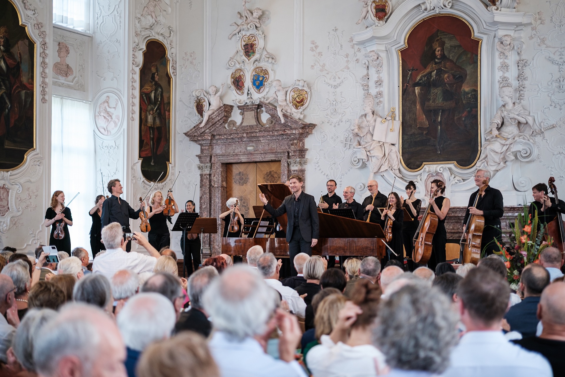 Kristian Bezuidenhout · Freiburger Barockorchester